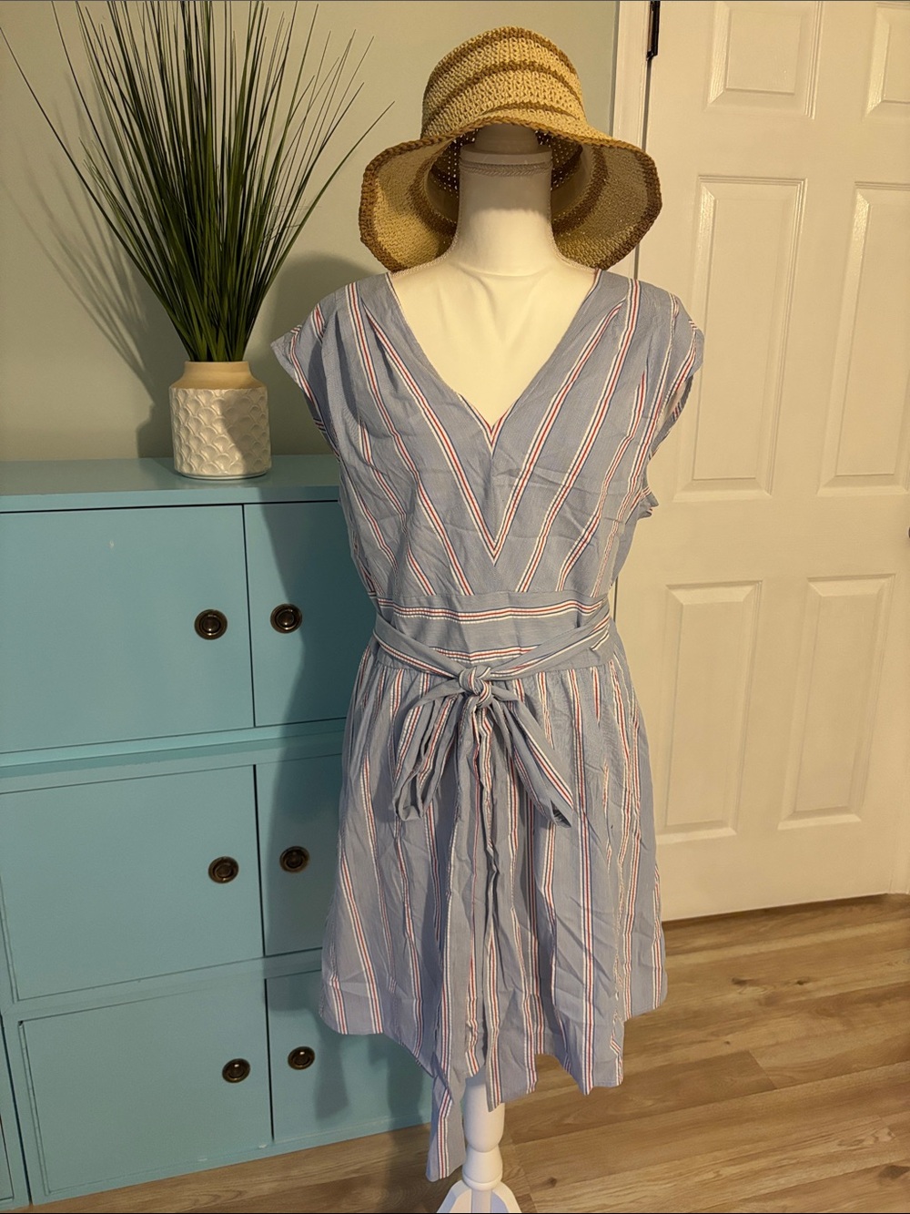 Vineyard Vines Blue and White Striped V‑Neck Tie‑Waist Midi Dress